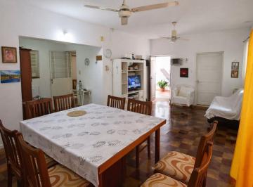 Casa · 154m² · 4 Ambientes · 1 Cochera · Venta Casa Tres Dorm. Cochera Jardin Verde