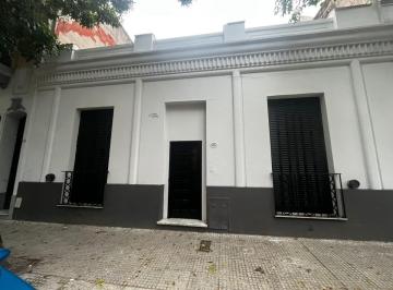 Casa · 150m² · 6 Ambientes · Alquiler/venta Oficina Floresta