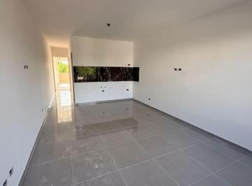 Departamento · 42m² · 2 Ambientes · Dpto - 2 Amb y Medio con Patio - Sin Expensas - V. Luzuriaga