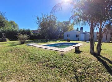 Casa · 101m² · 5 Ambientes · 1 Cochera · Casa | 5 Ambientes | Piscina | Lista Para Vivir | Cochera | V. Rumipal
