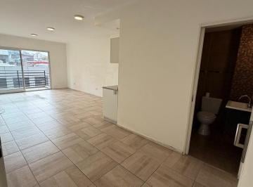 Departamento · 32m² · 1 Ambiente · Monoambiente Al Frente con Balcon, Muy Luminoso a m de Av