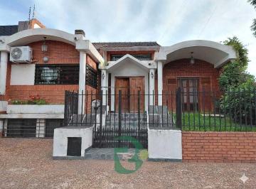 Casa · 302m² · 6 Ambientes · 2 Cocheras · Venta Casa 6amb. Lote 600 m. El Palomar
