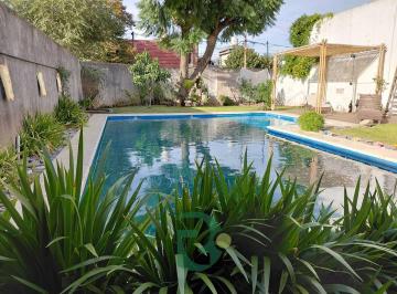 Casa · 302m² · 6 Ambientes · 2 Cocheras · Venta Casa 6amb. Lote 600 m. El Palomar