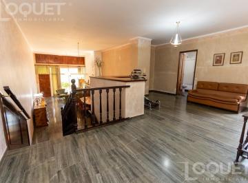 Casa · 283m² · 6 Ambientes · 1 Cochera · Casa 3 Dorm., Cochera y Patio en Venta. Barrio 7 Jefes, Zona Costanera, Santa Fe