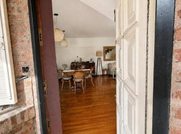 Casa 184m² Venta  · Venta Casa Lote Propio de 5 Ambientes en Duplex con Depend de Servicio. en El Corazón de Colegiales.