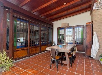 Casa · 170m² · 3 Ambientes · 2 Cocheras · Los Nogales Esq Gustavo Centeno 235