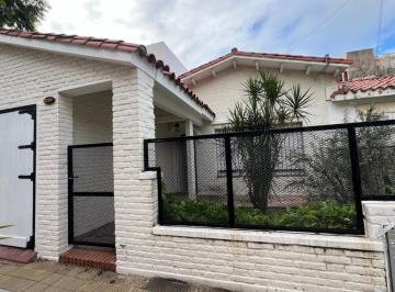 Casa · 205m² · 7 Ambientes · Venta Casa 4 Dorm. B Alto Alberdi