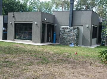 Casa · 150m² · 4 Ambientes · 6 Cocheras · Casa Casaquinta Cuatro Ambientes El Pato en Venta