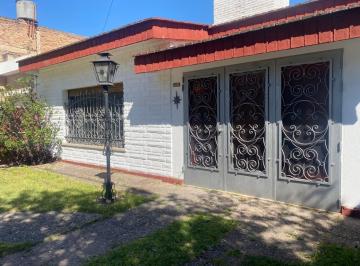 Casa · 154m² · 9 Ambientes · 1 Cochera · Se Vende Casa 2 Dorm.