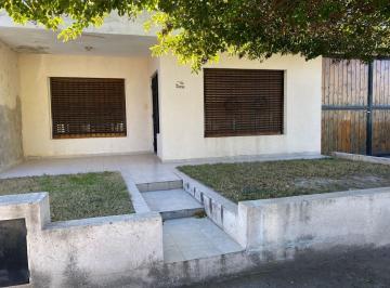Casa · 187m² · 7 Ambientes · 3 Cocheras · Se Vende Casa + Galpón en Zona Sur