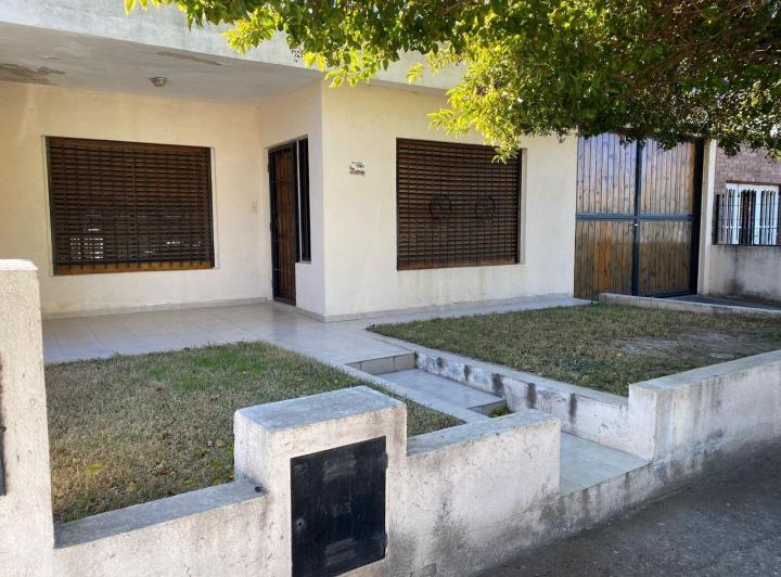 Casa · 187m² · 7 Ambientes · 3 Cocheras