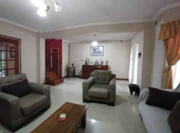 Casa · 256m² · 6 Ambientes · 1 Cochera · Excelente Casa en Venta – San Justo | Amplia, Luminosa y Lista Para Disfrutar