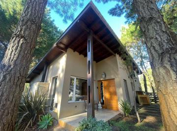 Casa · 154m² · 4 Ambientes · 2 Cocheras · Casa en Venta - Costa Esmeralda - Deportiva - Lote 352