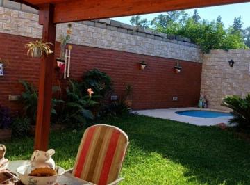 Casa · 230m² · 8 Ambientes · 4 Cocheras · ¡Excelente Casa Familiar en Parque Liceo! 3 Dorm., Pileta y Gran Quincho