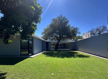 Casa de 4 ambientes, Villa Allende · Casa en Alquiler en Villa Allende - Barrio San Alfonso