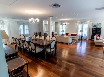 Casa · 775m² · 6 Dormitorios · 2 Cocheras · Casa, 5 Habitaciones en Suite, 2 Lotes, Funes, Kentucky, Venta