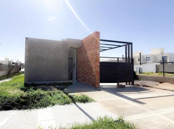 Casa · 84m² · 2 Ambientes · 1 Cochera · Colinas de Manantiales - 2dor 2 Baños - Gran Oporunidad!