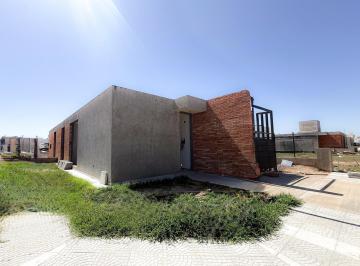 Casa · 84m² · 2 Ambientes · 1 Cochera · Colinas de Manantiales - 2dor 2 Baños - Gran Oporunidad!