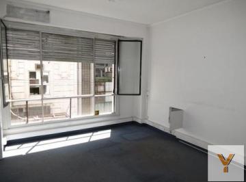 Oficina comercial · 40m² · 1 Ambiente · Oficina en Venta - 2 Privados 1 Baño - 40 m² - Microcentro