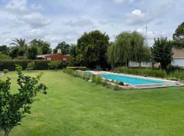 Casa · 160m² · 4 Ambientes · Casa Quinta en Venta - 2 Dorm. 2 Baños - 1.500 m² - Chivilcoy