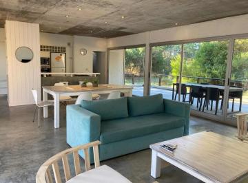 Casa · 190m² · 5 Ambientes · Casa en Venta - 4 Dorm. 3 Baños - 1000 m² - Costa Esmeralda