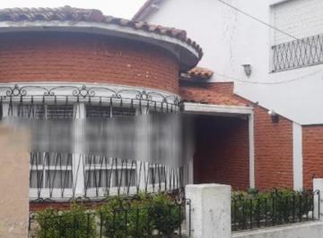 Casa · 360m² · 7 Dormitorios · 1 Cochera · Casa en La Plata