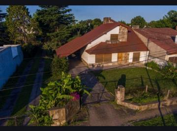 Casa · 200m² · 5 Ambientes · 2 Cocheras · Casa - La Plata
