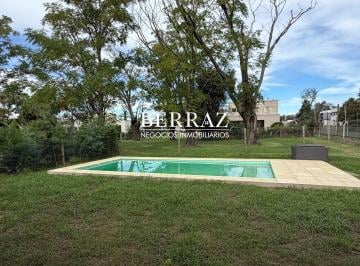 Casa · 130m² · 4 Ambientes · 2 Cocheras · Casa Venta 3 Dorm. Barrio Santa Lucia Lote de 513 m² Pilar del Este