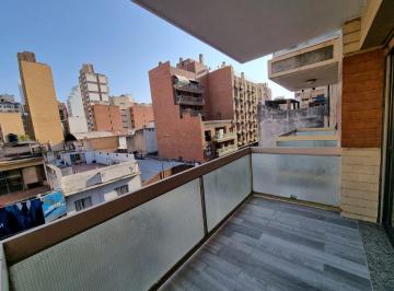Departamento · 92ha · 6 Ambientes · Departamento en Oportunidad de Venta 3 Dorm. 2 Baños Centro