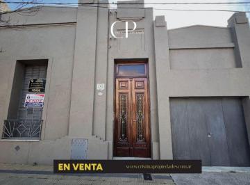 Casa de 5 ambientes, Mercedes · Casa Estilo Antigua en El Corazón de La Ciudad de Mercedes. Apta Profesional.