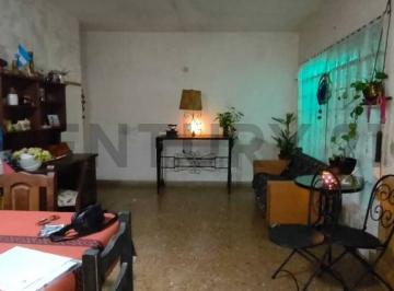 PH · 130m² · 4 Ambientes · Venta PH Barrio Sarmiento 3 Dorm.