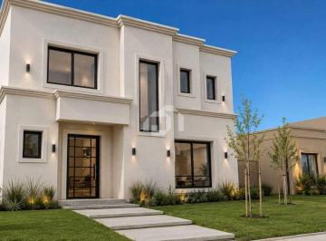Casa · 159m² · 5 Ambientes · 2 Cocheras · Casa en Venta en Santa Elena, Pilar del Este, Pilar