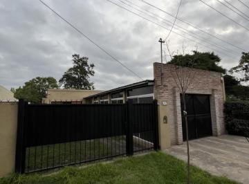 Casa · 155m² · 6 Ambientes · 1 Cochera · Casa en Baradero