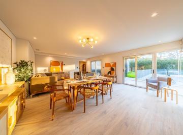 Casa · 800m² · 5 Ambientes · 1 Cochera · Casa en Miraflores (Funes Hills)