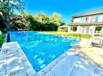 Casa · 388m² · 4 Ambientes · 4 Cocheras · Venta Casa 6 Ambientes en Country San Diego