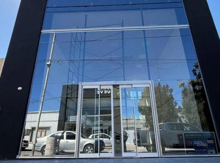 Local comercial · 156m²