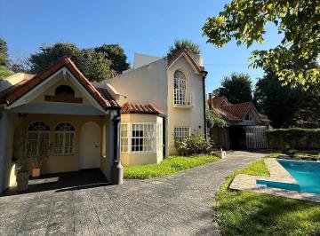 Casa · 200m² · 5 Ambientes · 1 Cochera · Casa en Venta Parque Leloir - 4 Dorm - Excelente Ubicación