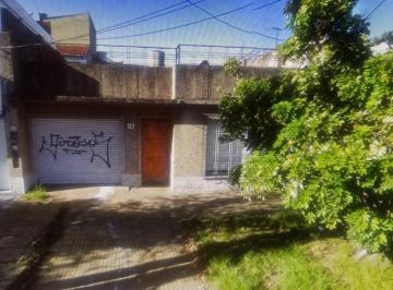 Casa · 113m² · 3 Ambientes · Casa en Venta Ubicado en Lanús, G. B. a. Zona Sur, Argentina