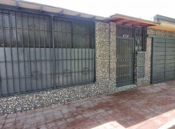 Local comercial · 70m² · 1 Dormitorio · 1 Cochera · Venta - Departamento - Local - Planta Baja - Godoy Cruz