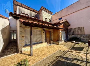 Casa · 180m² · 4 Ambientes · Casa 4 Ambientes en Venta - El Palomar
