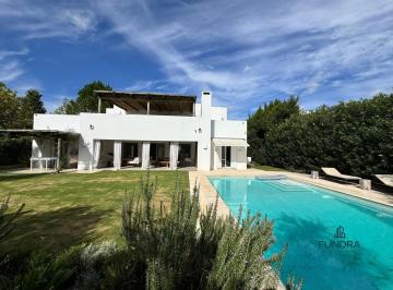 Casa · 453m² · 10 Ambientes · 2 Cocheras · Venta Casa 6 Dorm. con Jardin y Pileta en Pilará, El Tonó