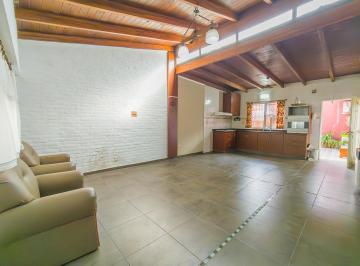 Casa · 110m² · 5 Ambientes · 1 Cochera · Oportunidad Casa Frente Cochera Patio Alberdi
