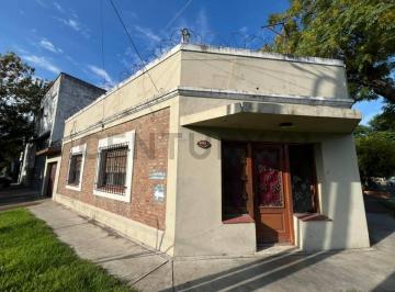 Oficina comercial · 92m² · 4 Ambientes · 1 Cochera · Venta PH 4 Ambientes en Lanus