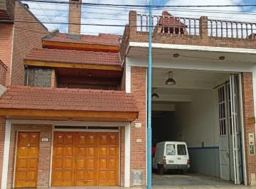 Casa · 355m² · 4 Ambientes · 1 Cochera · Casa en Belen de Escobar