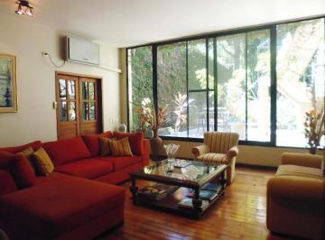 Casa · 454m² · 5 Ambientes · 1 Cochera · Hermosa Casa en Palermo con Jardin, Pileta, Gimnasio y Parrilla