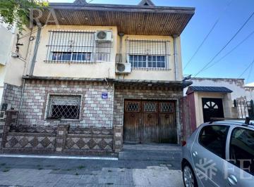 Casa · 183m² · 7 Ambientes · 1 Cochera · Venta Casa Para Dos Familias con Cochera en Villa Dominico