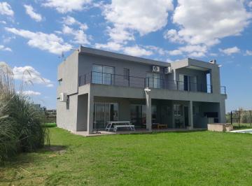 Casa · 1200m² · 5 Ambientes · Casa - San Sebastian