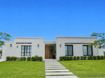 Casa · 200m² · 5 Ambientes · 2 Cocheras · Casa en Venta en San Sebastian - Area 6, San Sebastian, Escobar