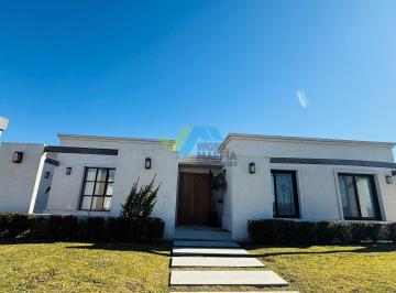 Casa · 200m² · 5 Ambientes · 2 Cocheras · Casa en Venta en San Sebastian - Area 6, San Sebastian, Escobar