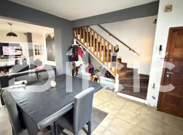 Casa · 155m² · 4 Ambientes · 2 Cocheras · Casa en Venta en Lanús Oeste